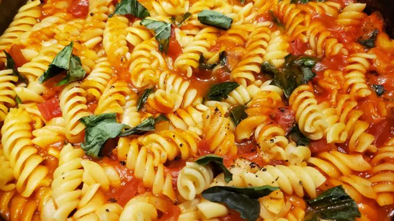 פסטה עגבניות בסיר אחד